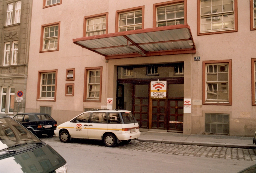 Zentrale Wien 15 mit Dienstfahrzeug