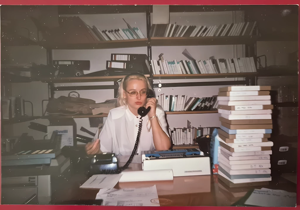 B&uuml;roraum im Geb&auml;ude von Magyar Radio in Budapest, im Bild Gabi Dampf